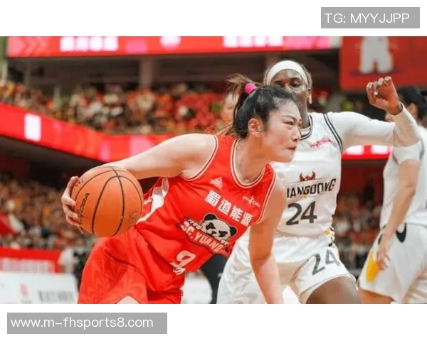 中国女篮25岁女神李梦最佳替身再创佳绩轰19分9篮板展现强大实力